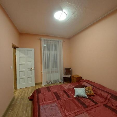 Pils Ielas Apartamenti Kandava Extérieur photo