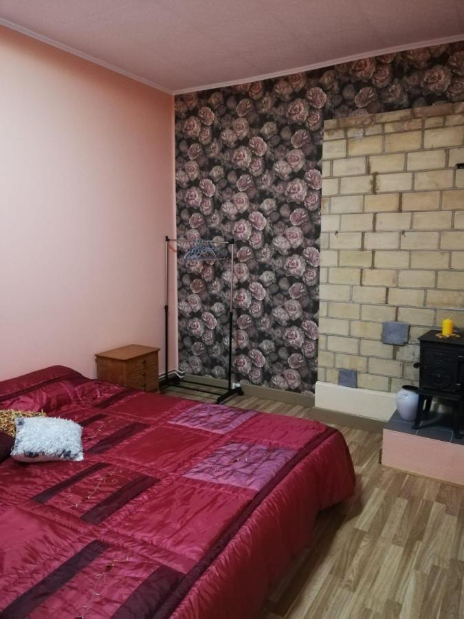 Pils Ielas Apartamenti Kandava Extérieur photo