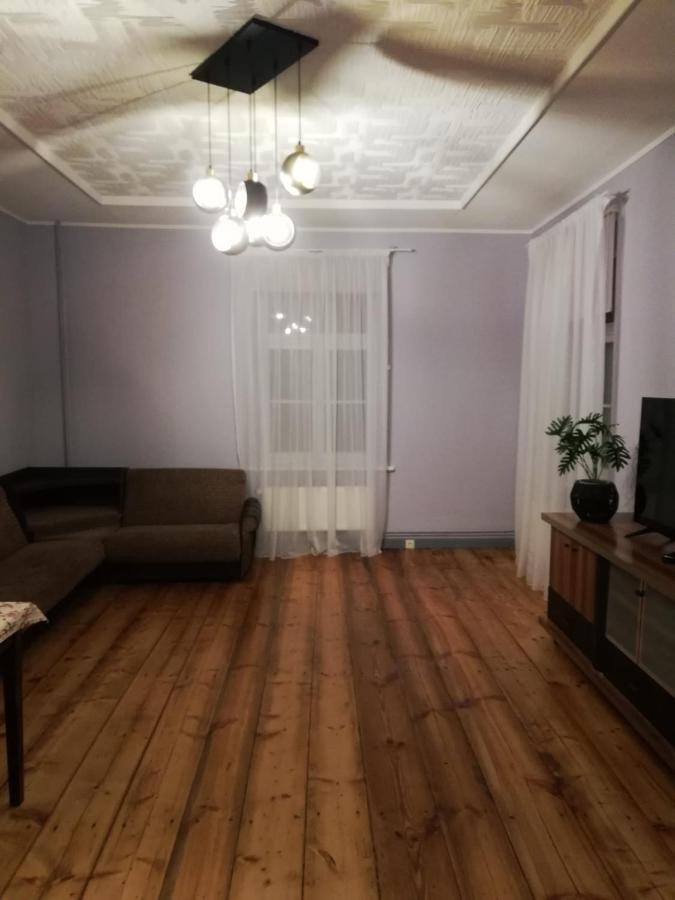 Pils Ielas Apartamenti Kandava Extérieur photo